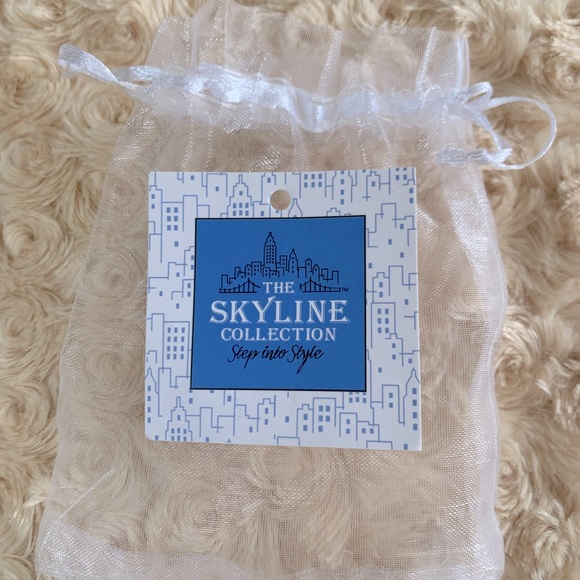 The Skyline Collection Pink Crystal Stone Necklace Set New In Bag - Picture 5 of 5